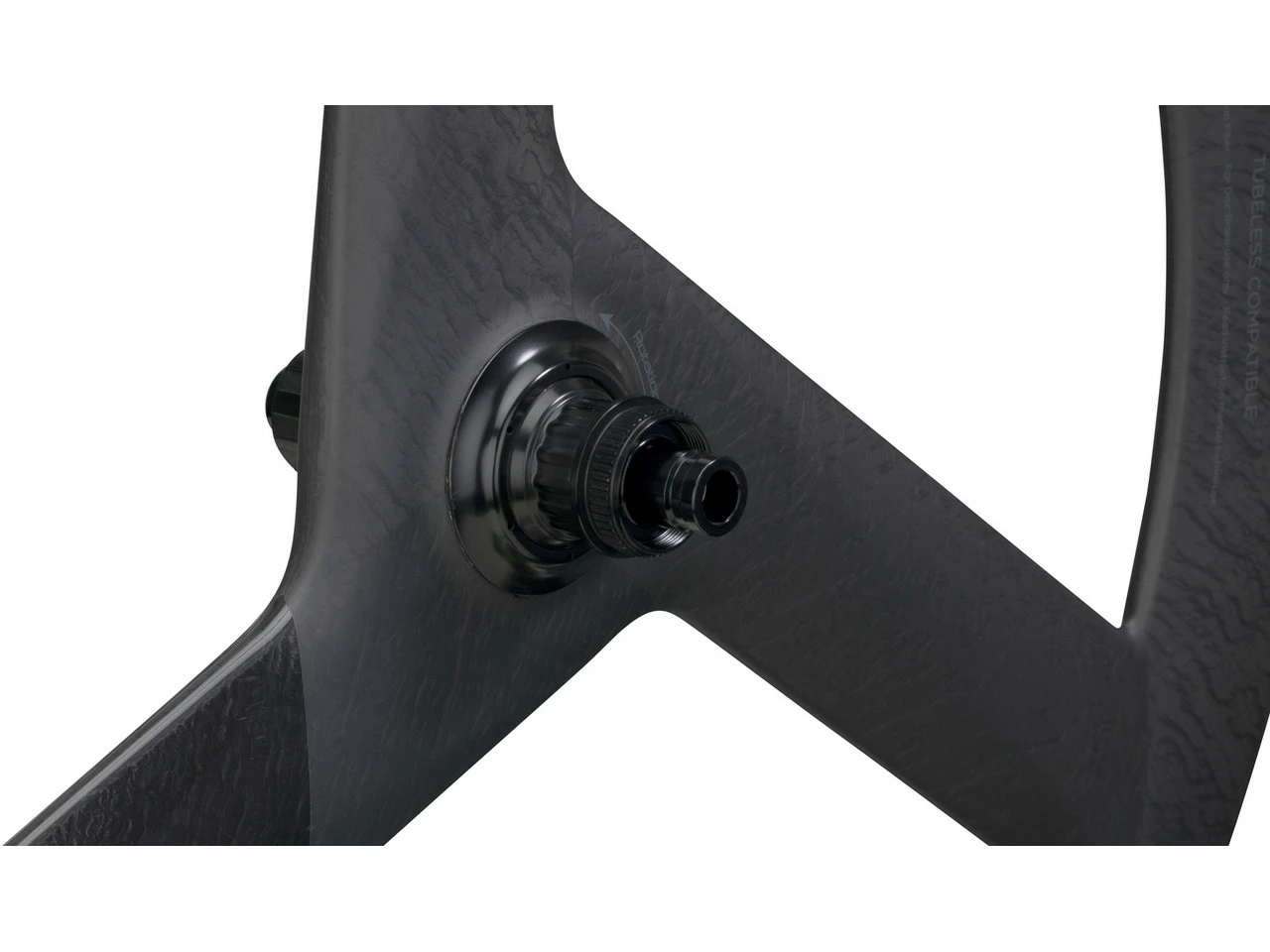 Black Inc Three Disc Center Lock Carbon 28" Laufrad 10 Black Inc Three Disc Center Lock Carbon 28" Laufrad – Bild 8